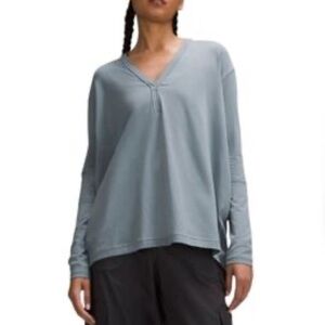 Lululemon Back In Action V-Neck Long Sleeve Shirt Womens 8 Gray Stretch Lounge